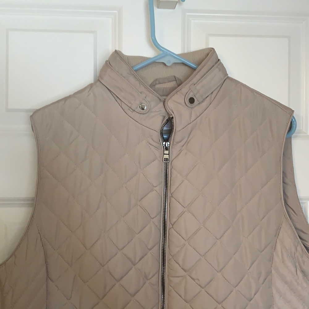 Westport tan quilted vest, size XL